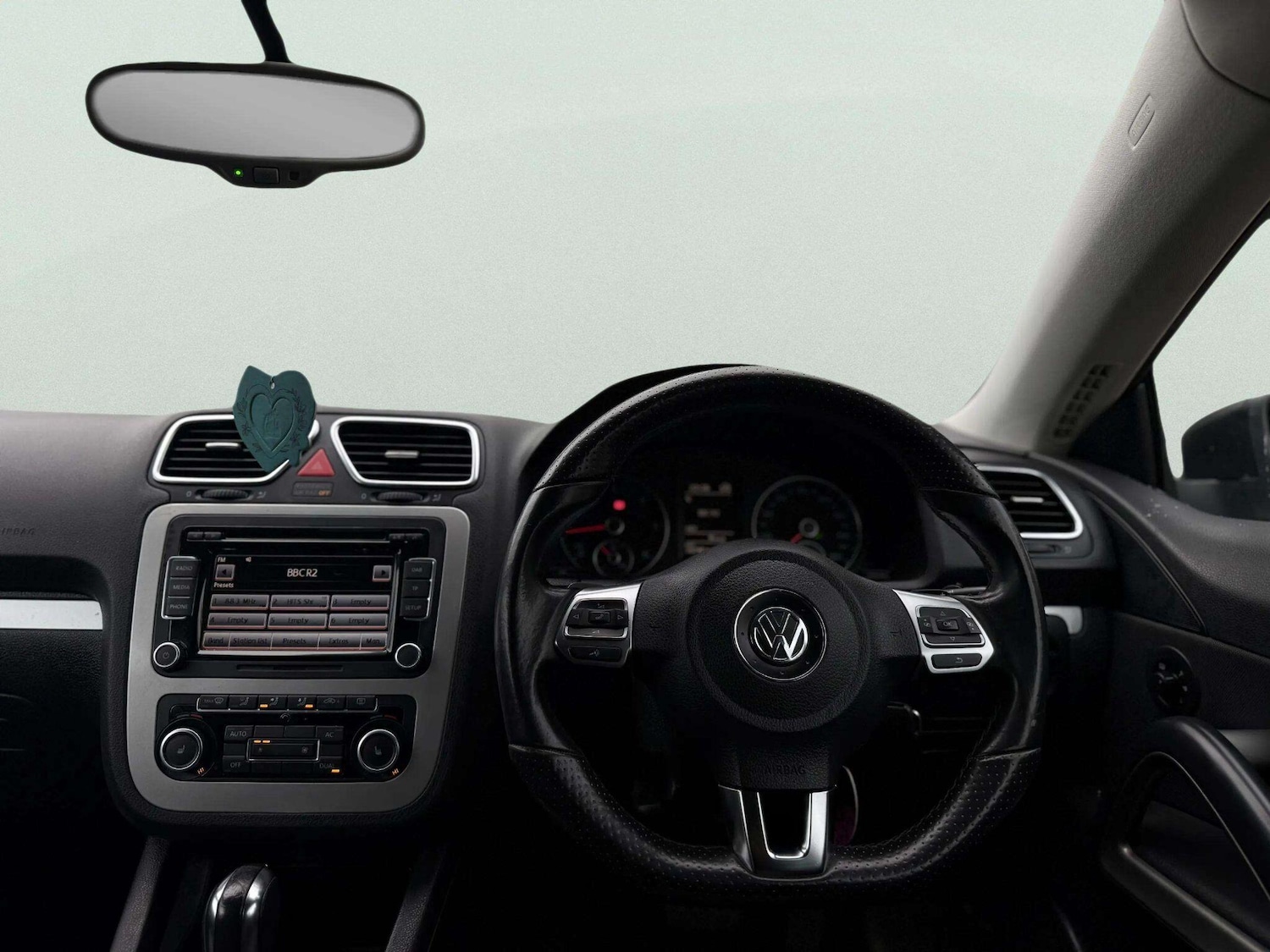 Used Volkswagen Scirocco for sale - 77808700: Photo 3