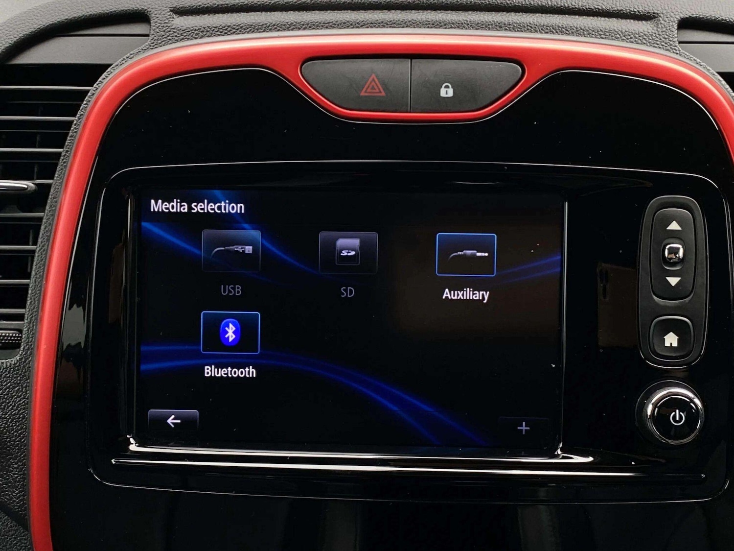 Used Renault Captur for sale - 77807640: Photo 15