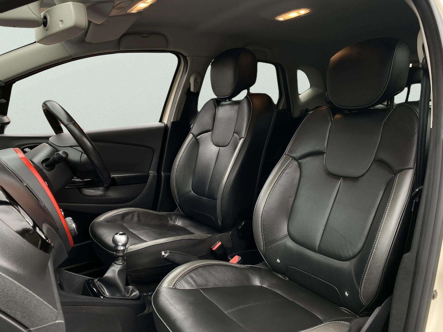 Used Renault Captur for sale - 77807640: Photo 46