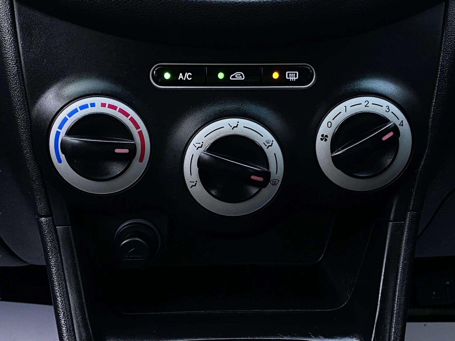 Used Hyundai i10 for sale - 77808717: Photo 29