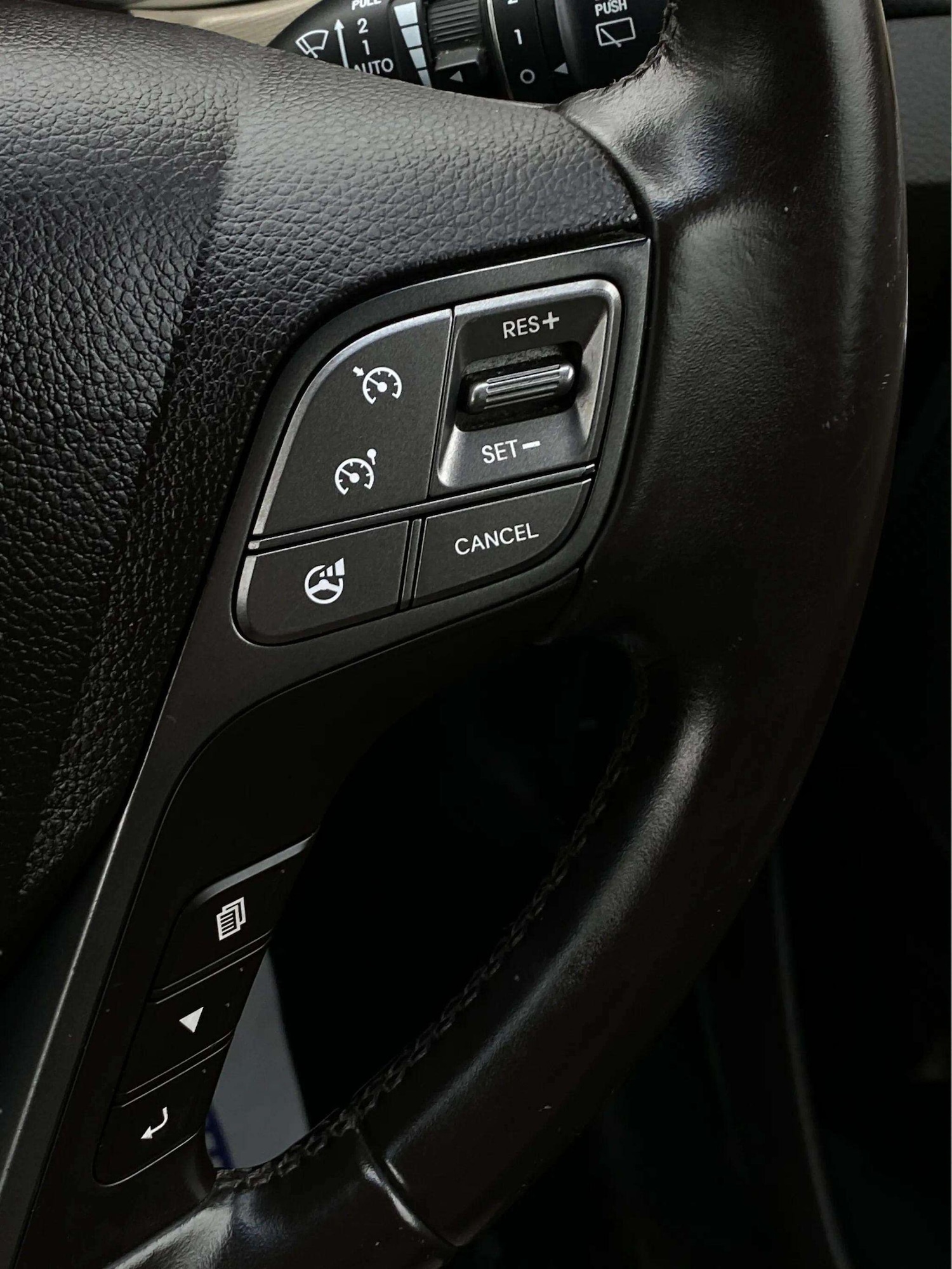 Used Hyundai Santa Fe for sale - 77809189: Photo 48