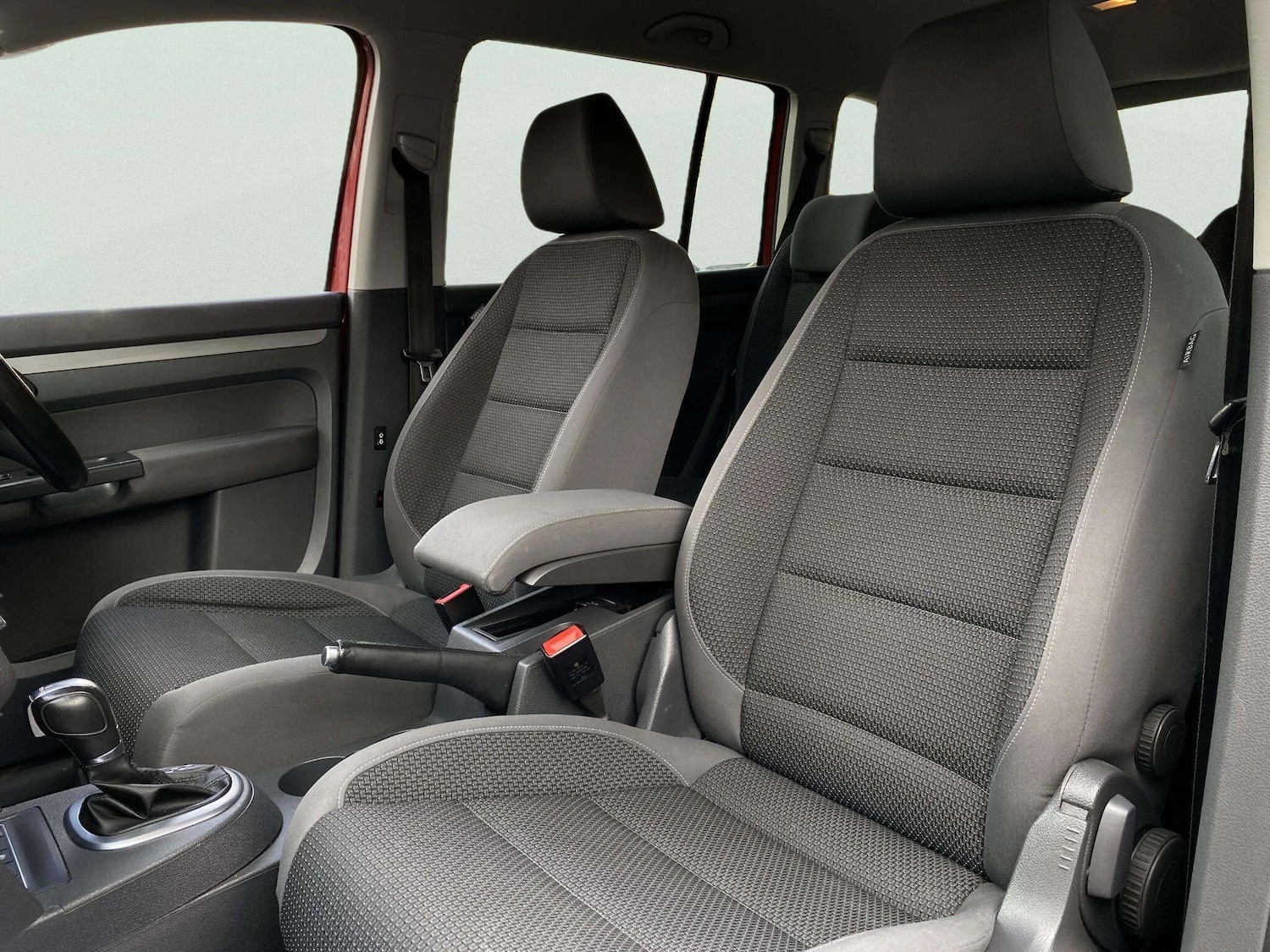 Used Volkswagen Touran 2012 for sale - 78033772: Photo 23