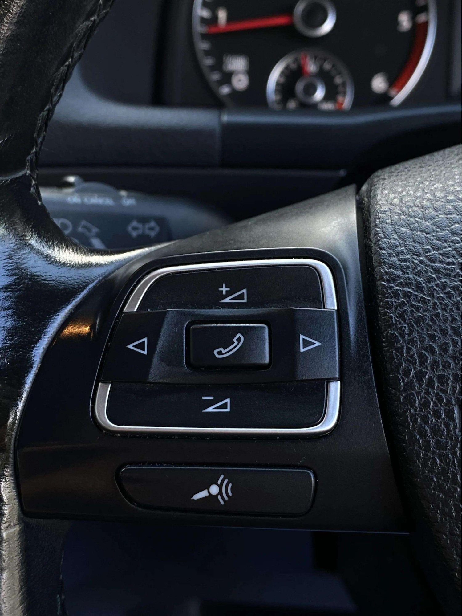 Used Volkswagen Touran 2012 for sale - 78033772: Photo 43