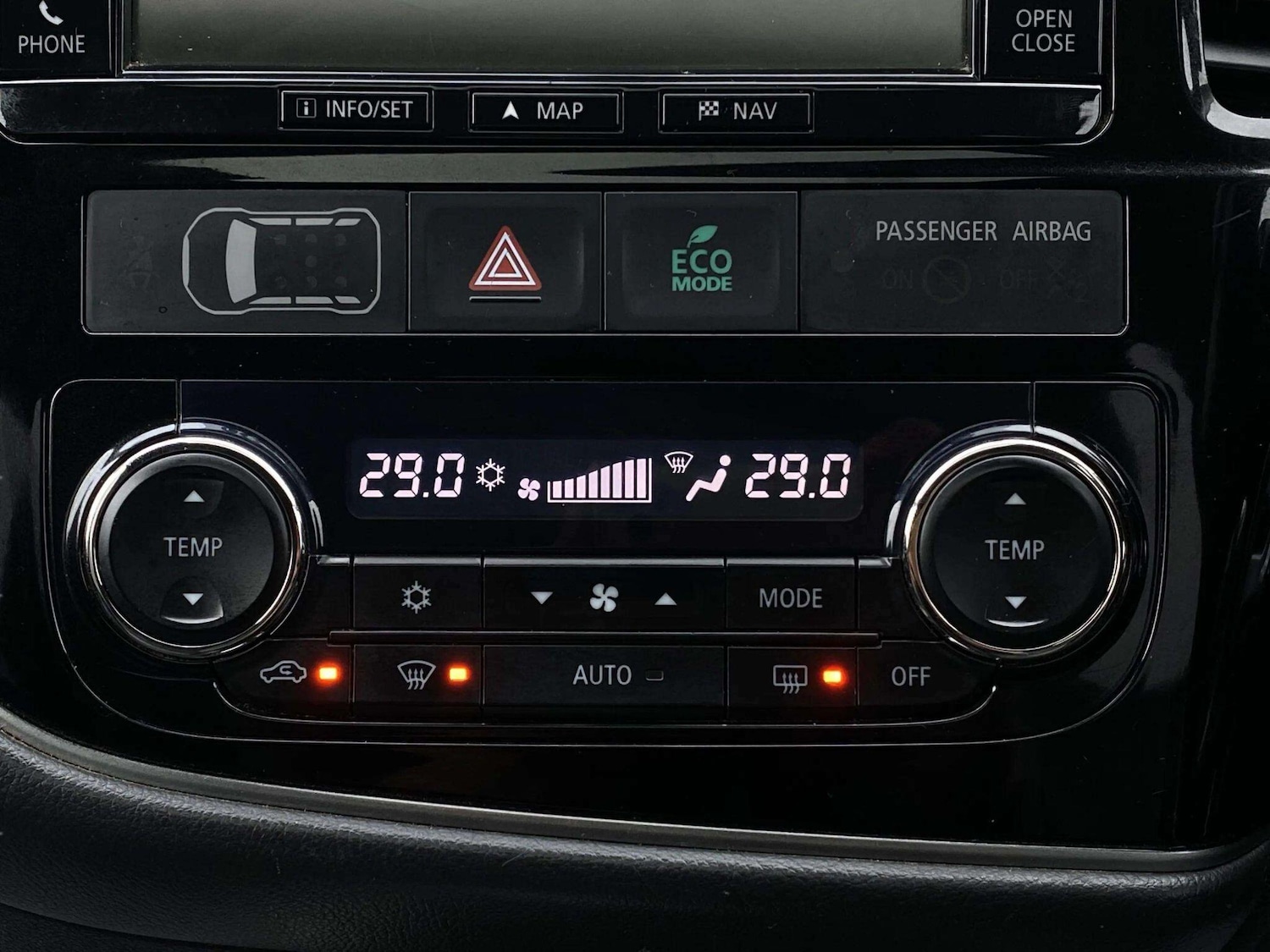 Used Mitsubishi Outlander 2015 for sale - 77807836: Photo 42