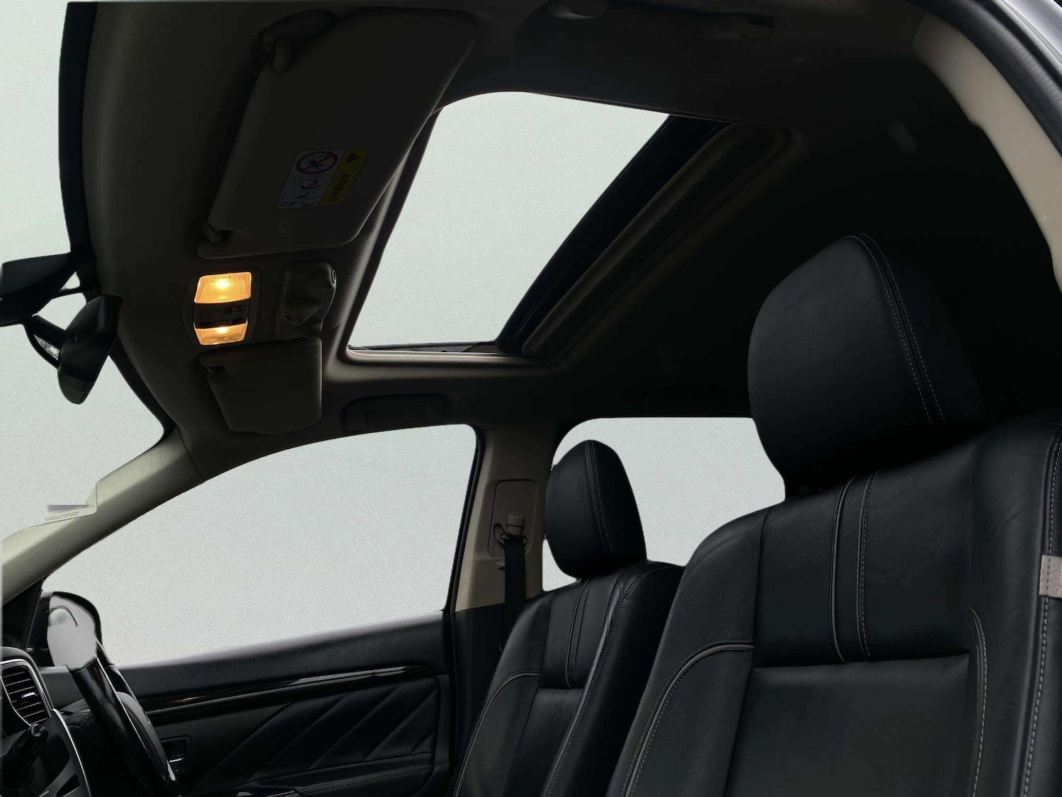 Used Mitsubishi Outlander 2015 for sale - 77807836: Photo 52