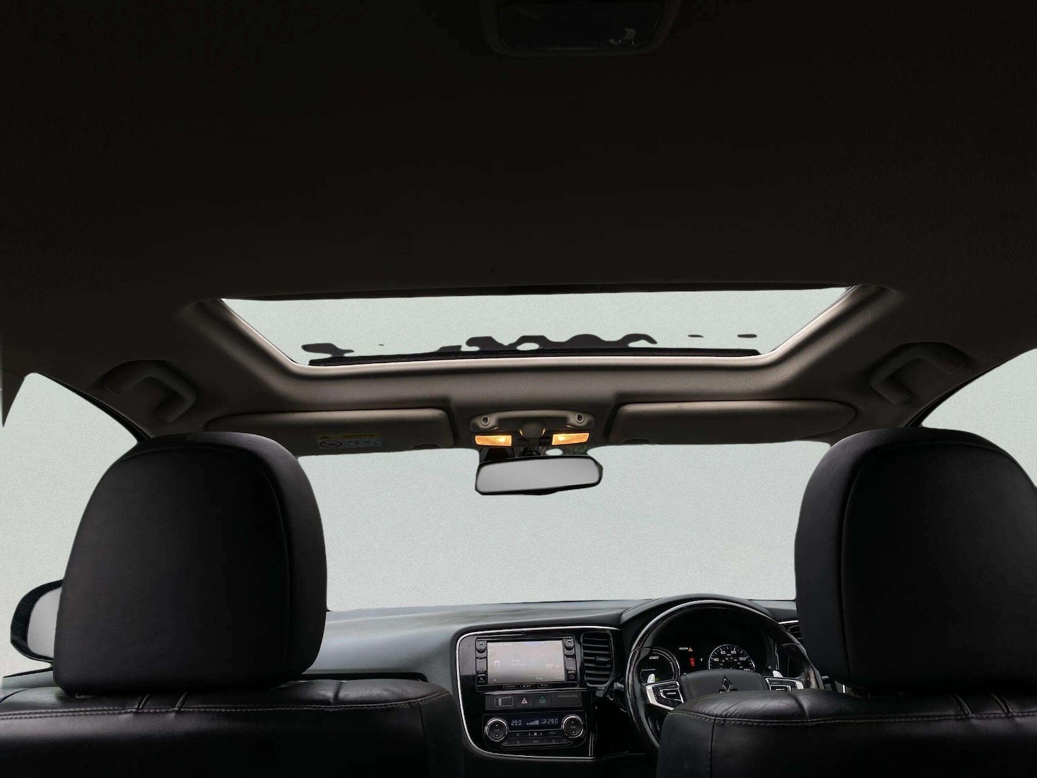 Used Mitsubishi Outlander 2015 for sale - 77807836: Photo 57