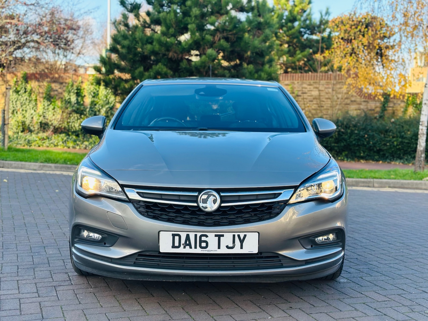 Used Vauxhall Astra 2016 for sale - 77045683: Photo 2