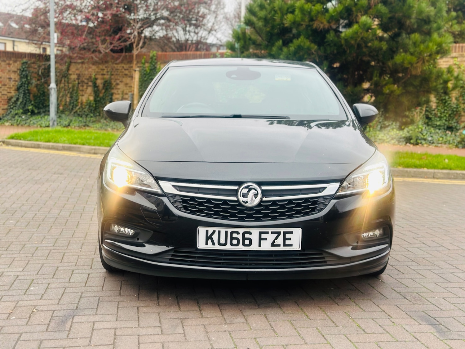 Used Vauxhall Astra 2016 for sale - 77045690: Photo 2
