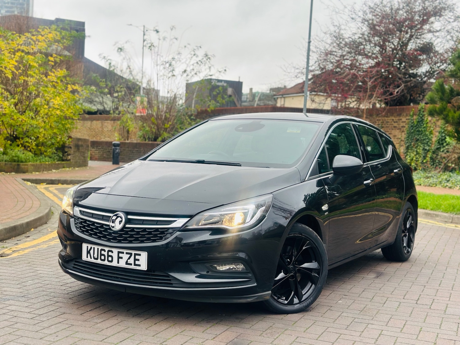 Used Vauxhall Astra 2016 for sale - 77045690: Photo 3