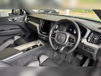 Used Volvo XC60 2023 for sale - 78742753: Photo