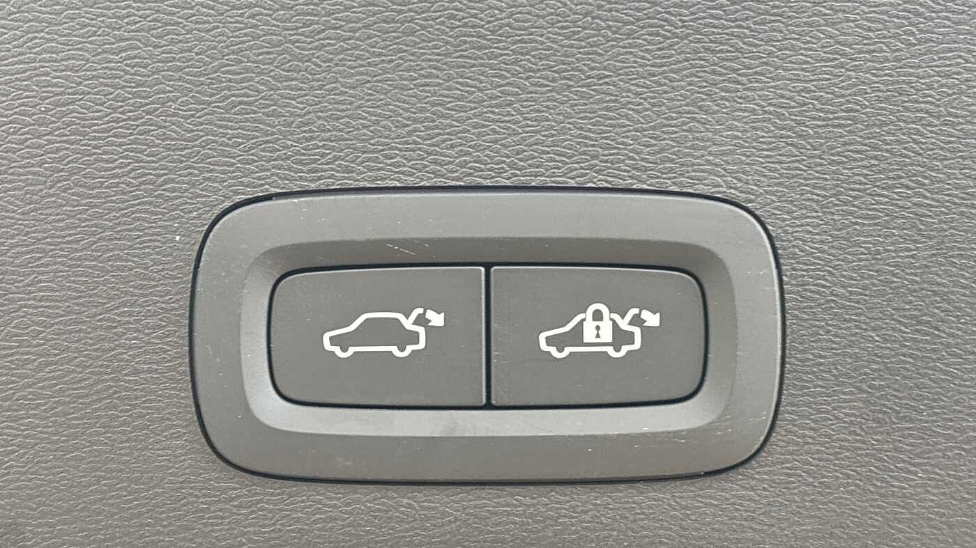 Used Volvo XC40 2025 for sale - 76670993: Photo 18