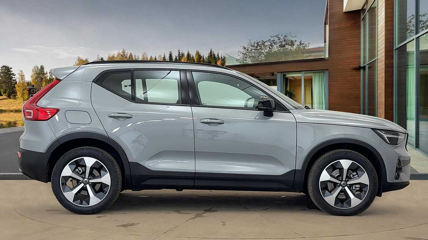 Used Volvo XC40 2025 for sale - 76670993: Photo 2