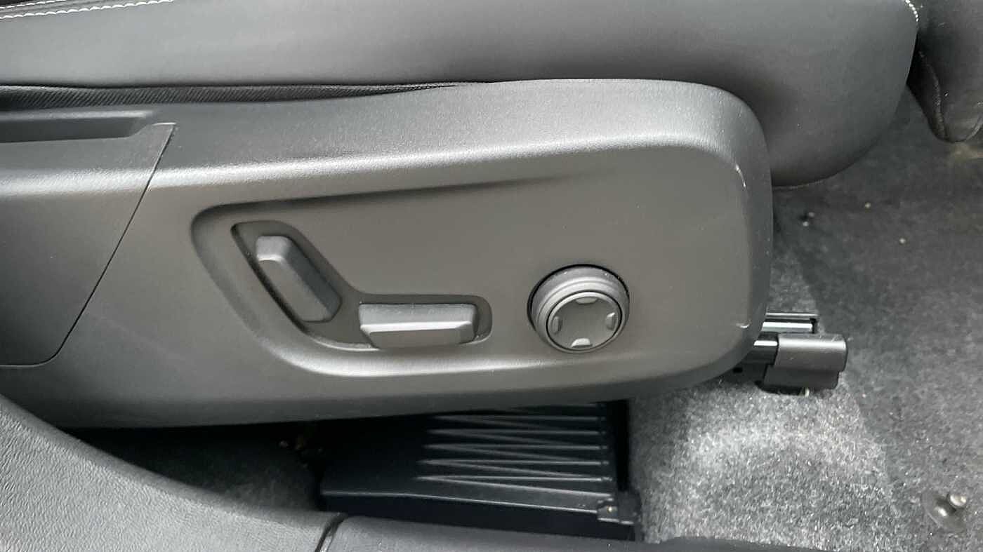 Used Volvo XC40 2025 for sale - 76338437: Photo 24