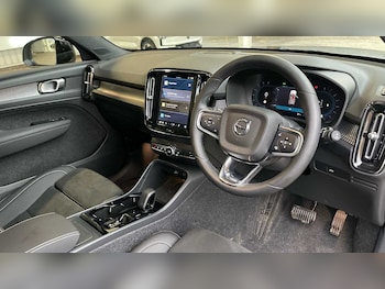 Used Volvo XC40 2025 for sale - 76338437: Photo