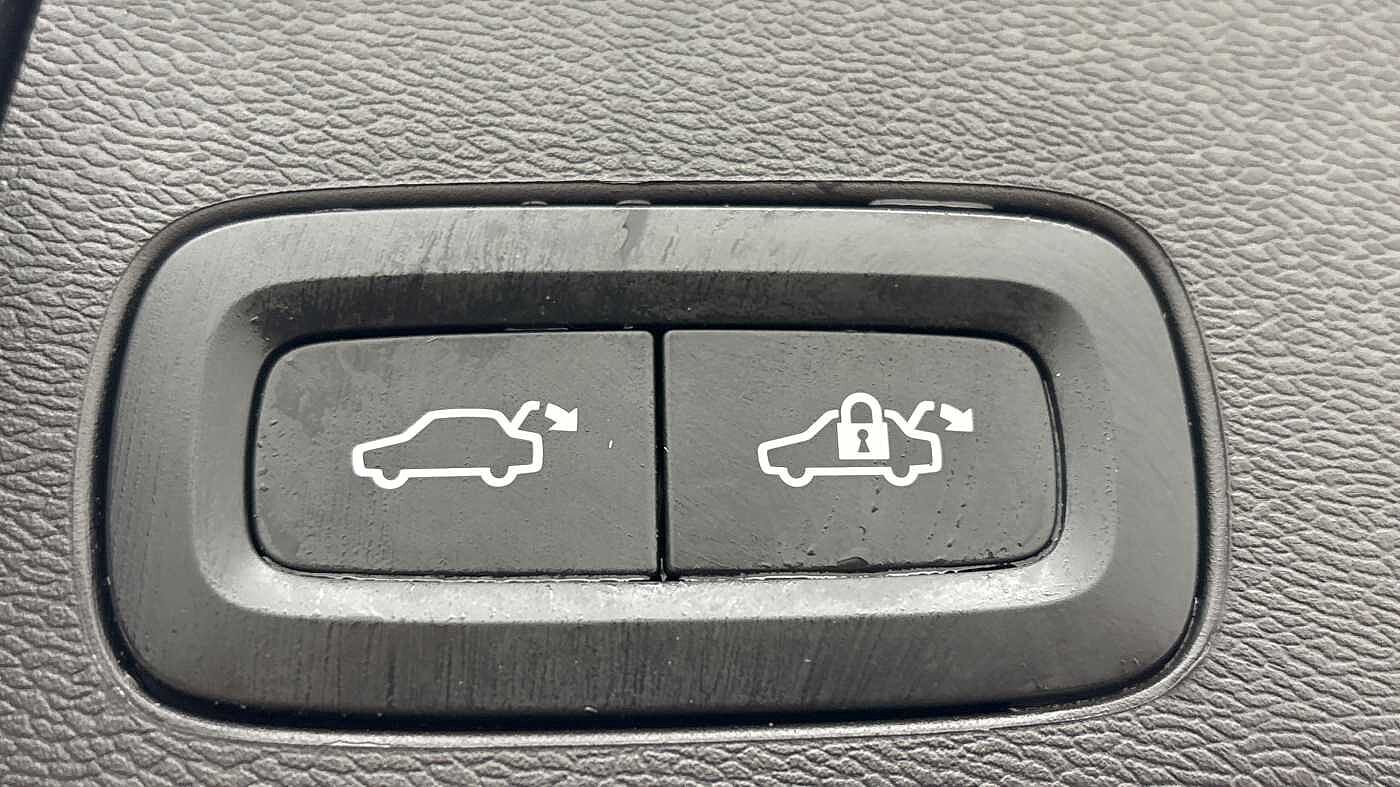 Used Volvo XC60 2025 for sale - 77292907: Photo 17