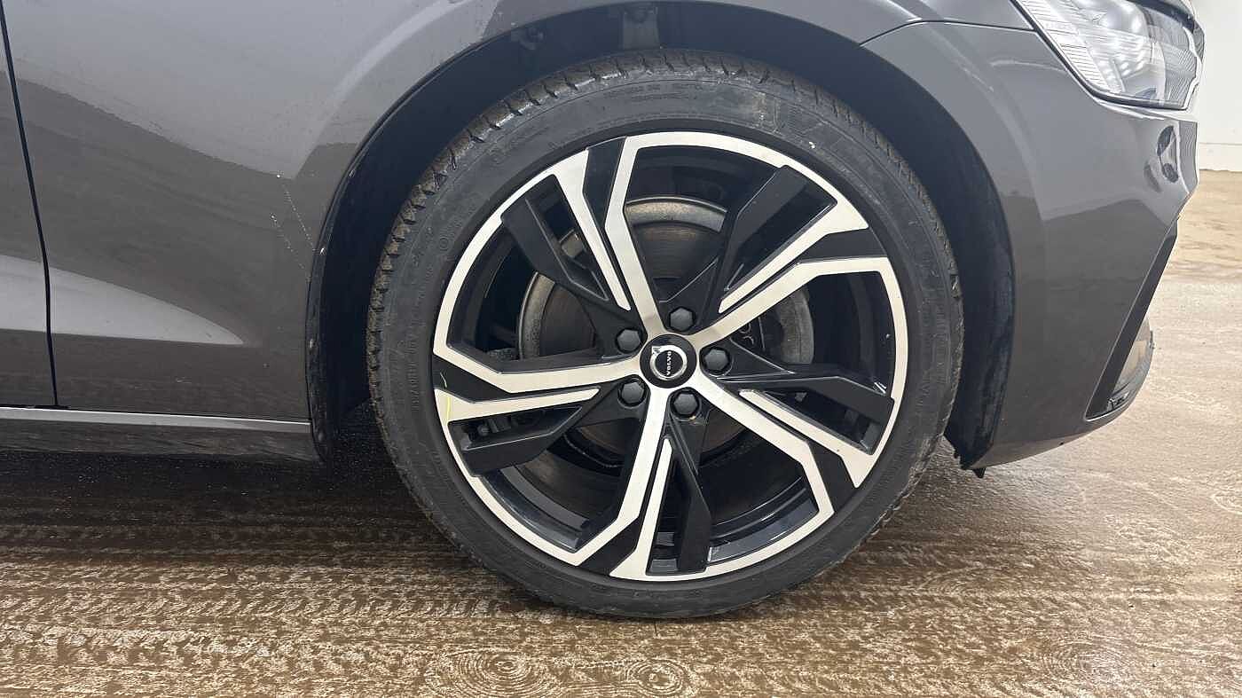 Used Volvo V60 2022 for sale - 77218208: Photo 4