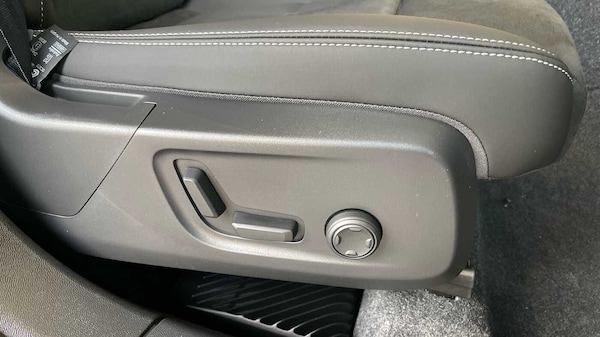 Used Volvo XC40 2025 for sale - 76309293: Photo 25