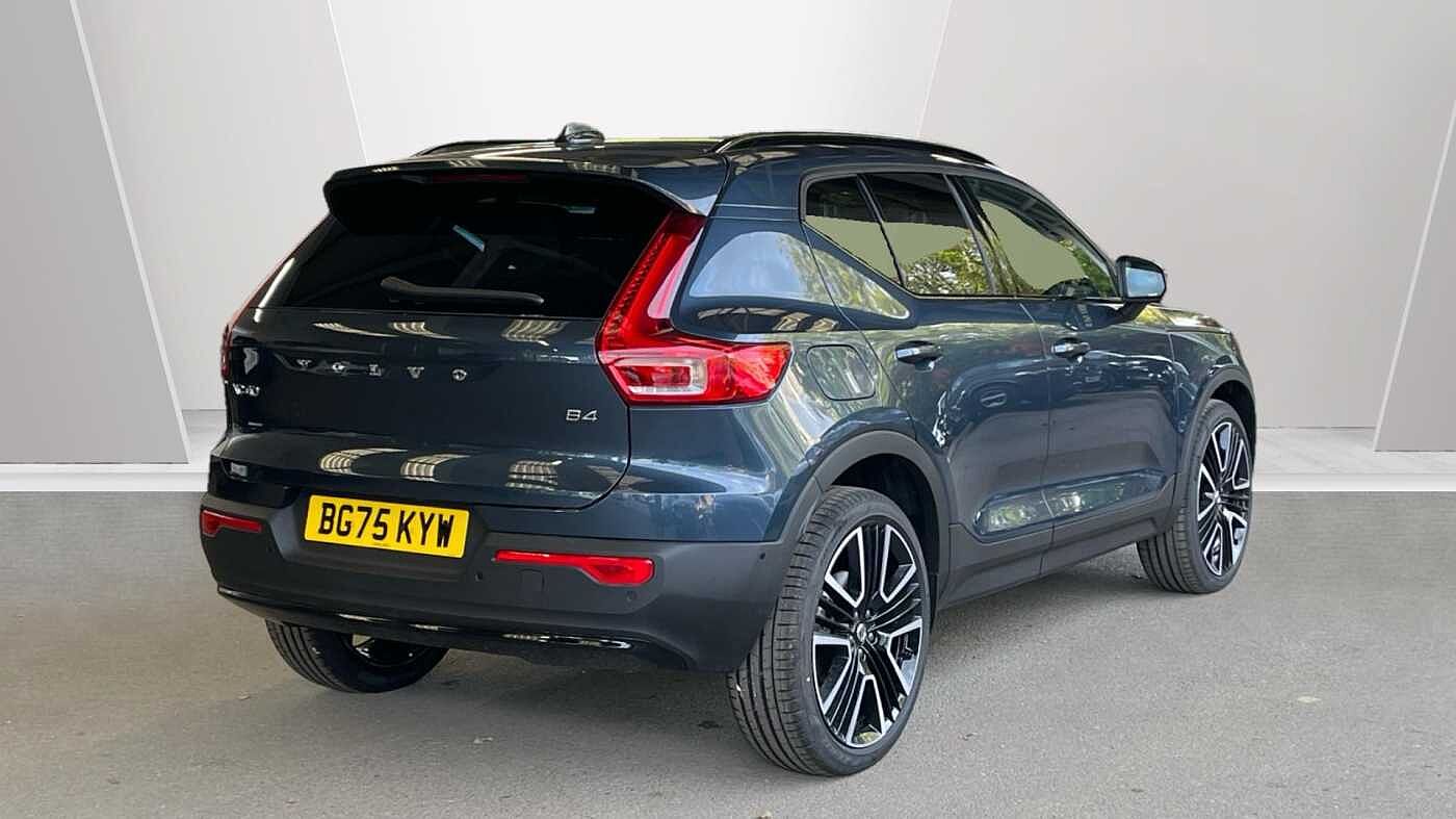 Used Volvo XC40 2025 for sale - 76139775: Photo 2
