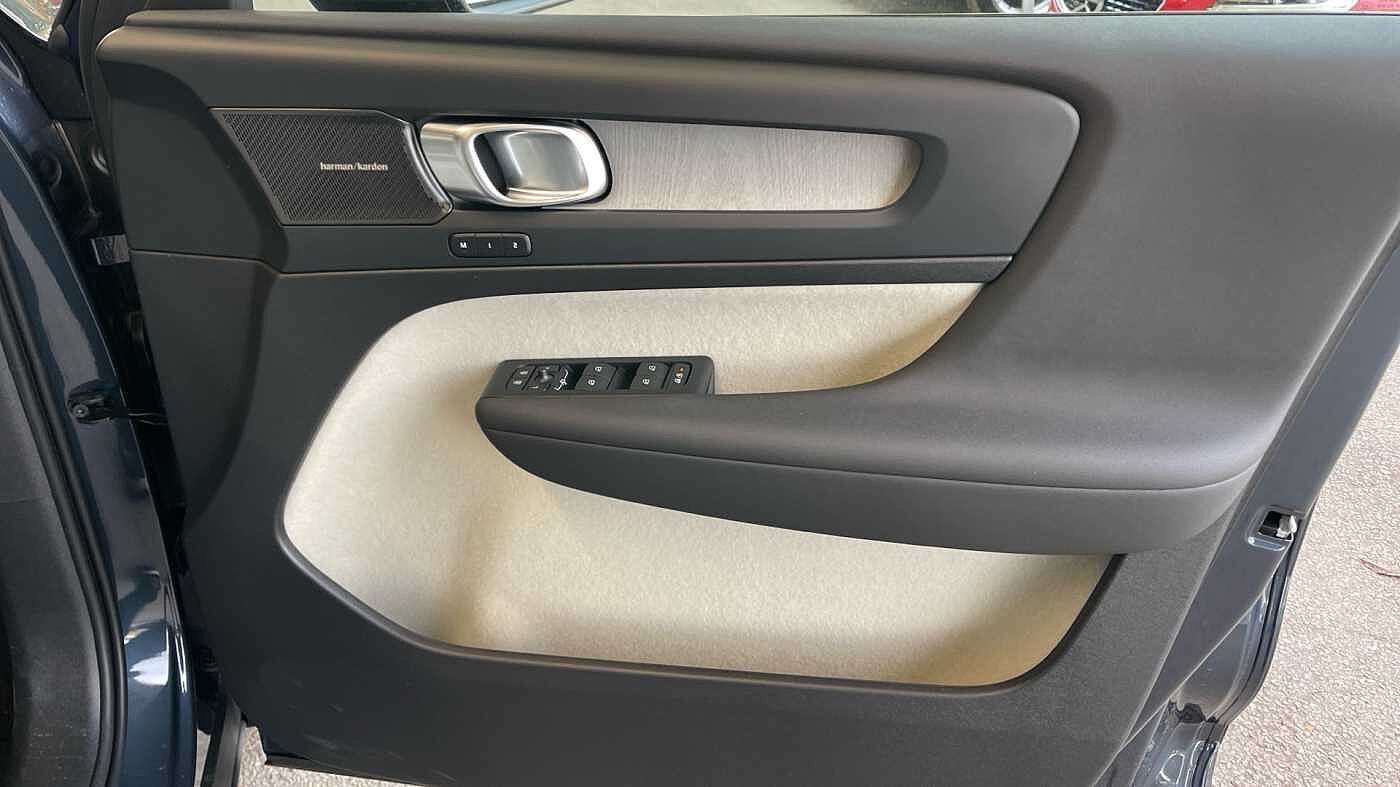 Used Volvo XC40 2025 for sale - 76139775: Photo 24