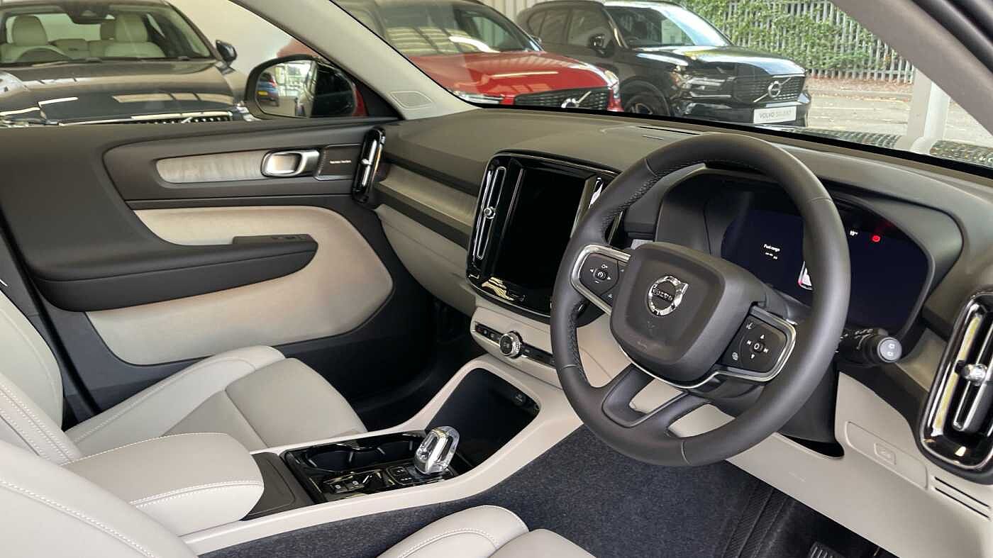 Used Volvo XC40 2025 for sale - 76139775: Photo 4