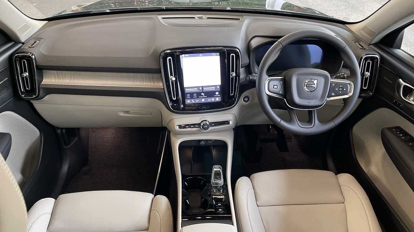 Used Volvo XC40 2025 for sale - 76139775: Photo 5