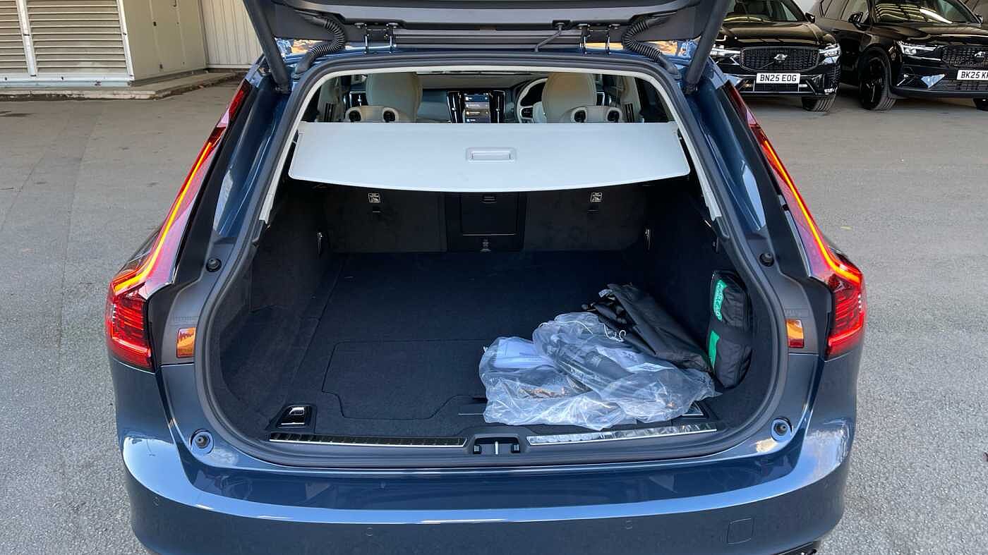 Used Volvo V90 2025 for sale - 76514400: Photo 17
