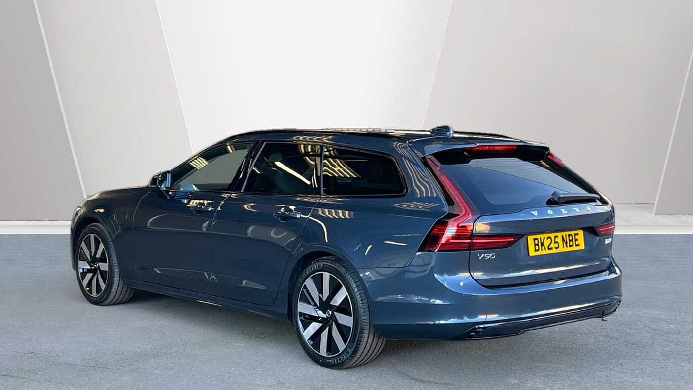 Used Volvo V90 2025 for sale - 76514400: Photo 2