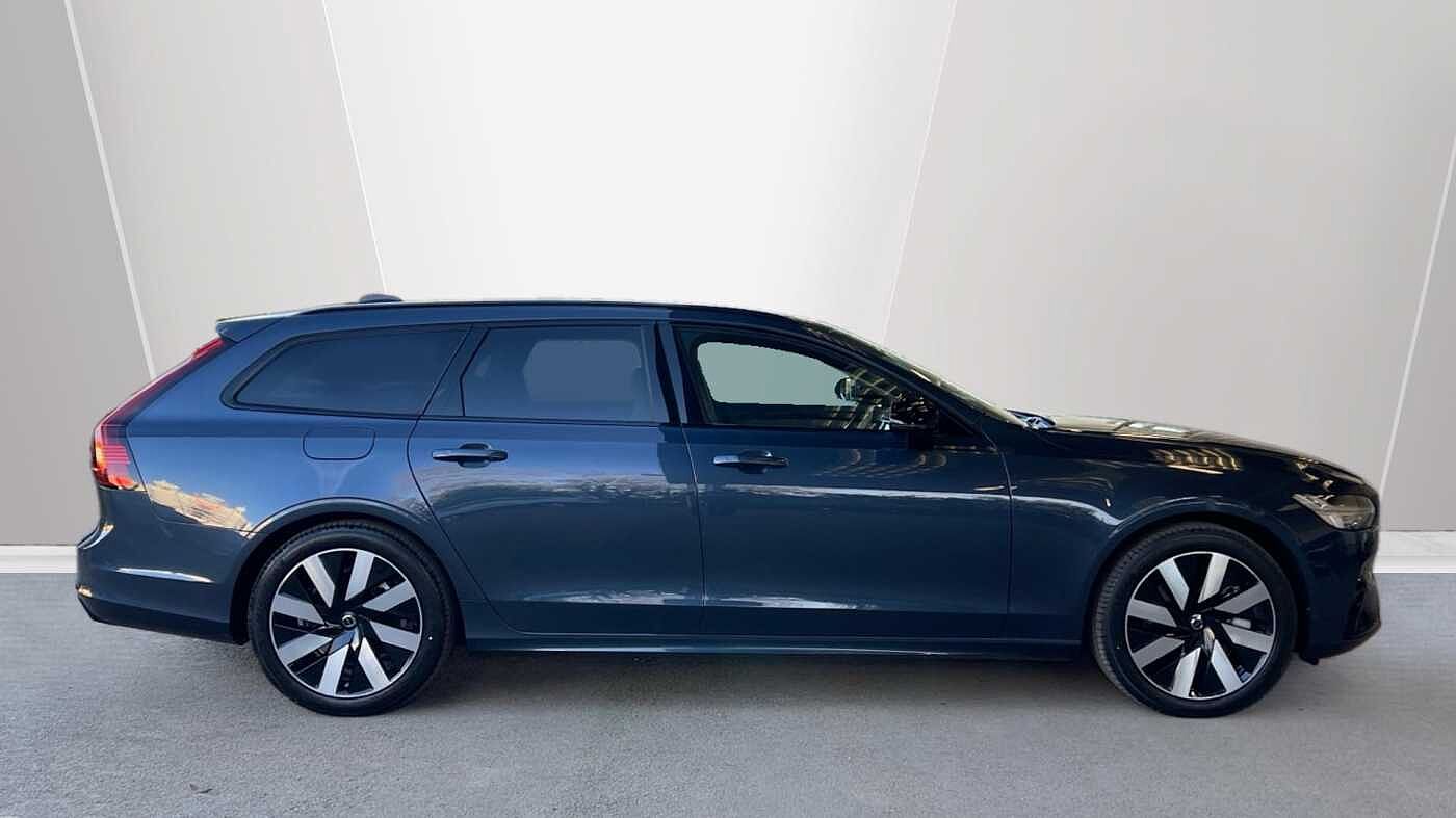 Used Volvo V90 2025 for sale - 76514400: Photo 3