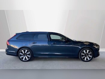 Used Volvo V90 2025 for sale - 76514400: Photo