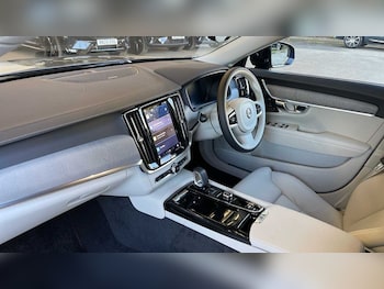 Used Volvo V90 2025 for sale - 76514400: Photo