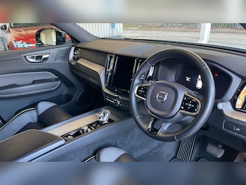 Used Volvo XC60 2023 for sale - 77809684: Photo