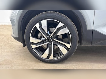 Used Volvo XC40 2024 for sale - 76474450: Photo