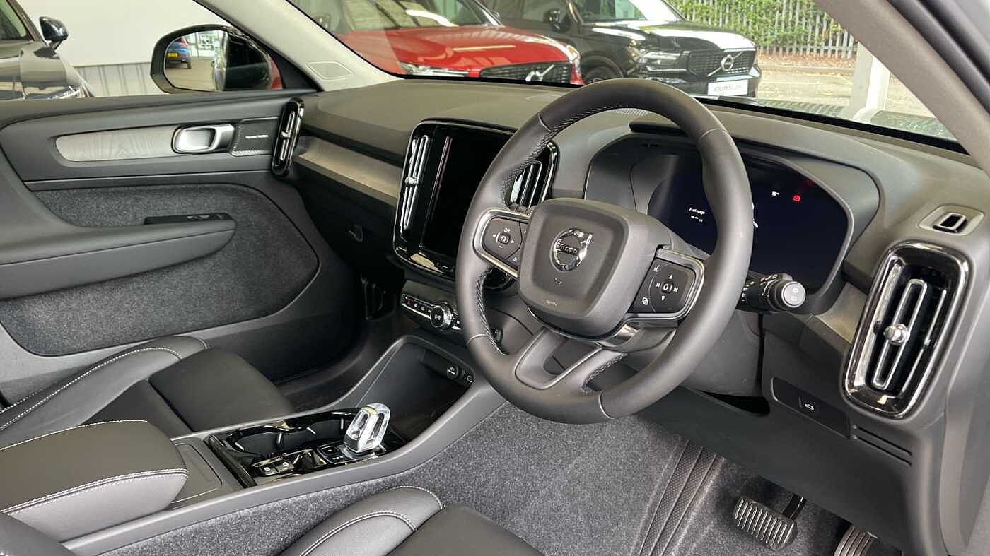 Used Volvo XC40 2025 for sale - 77145330: Photo 4