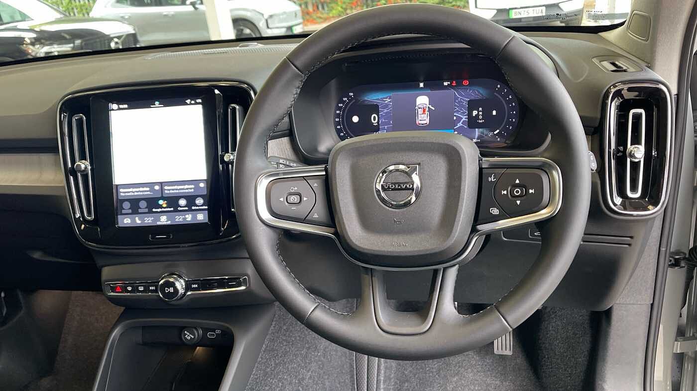 Used Volvo XC40 2025 for sale - 76139810: Photo 10