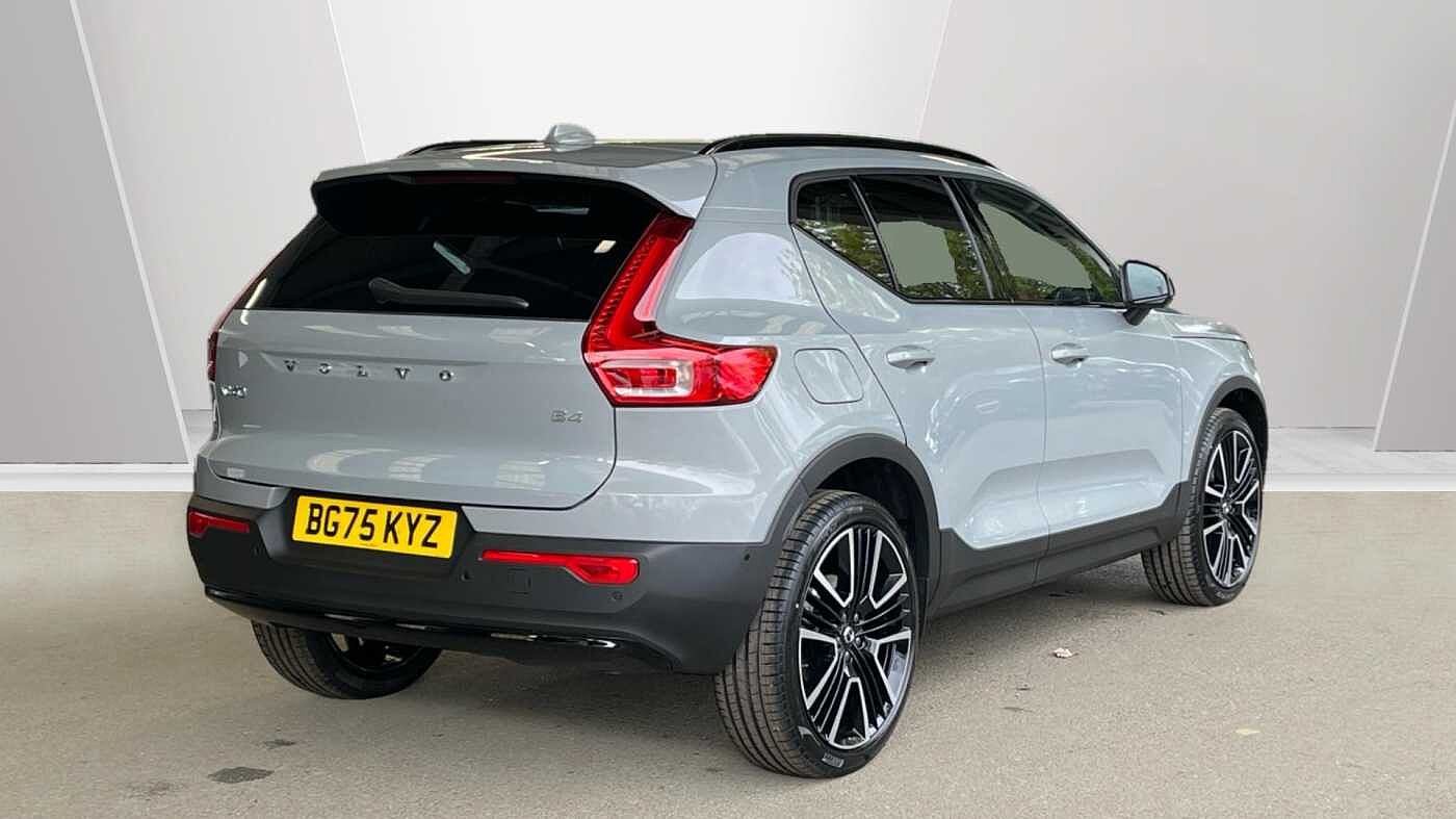 Used Volvo XC40 2025 for sale - 76139810: Photo 2