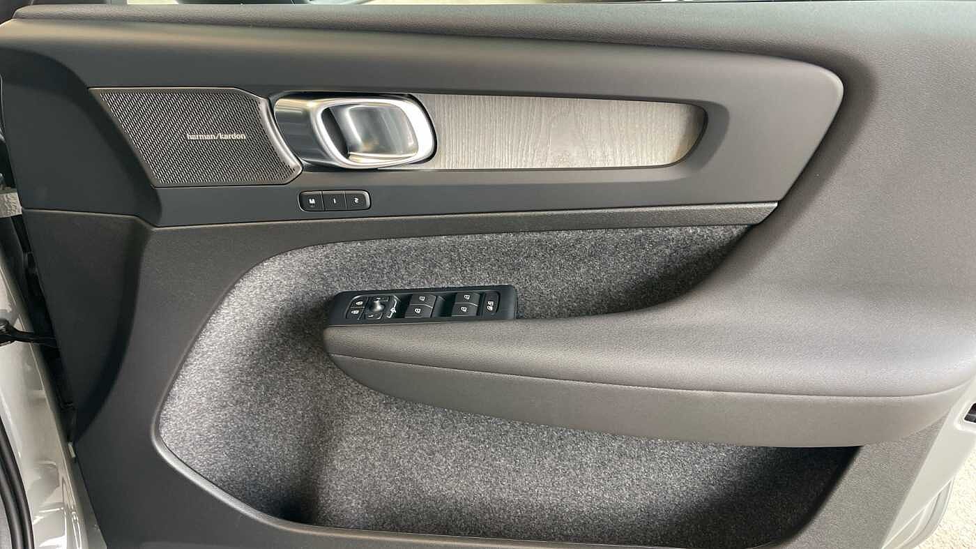 Used Volvo XC40 2025 for sale - 76139810: Photo 24