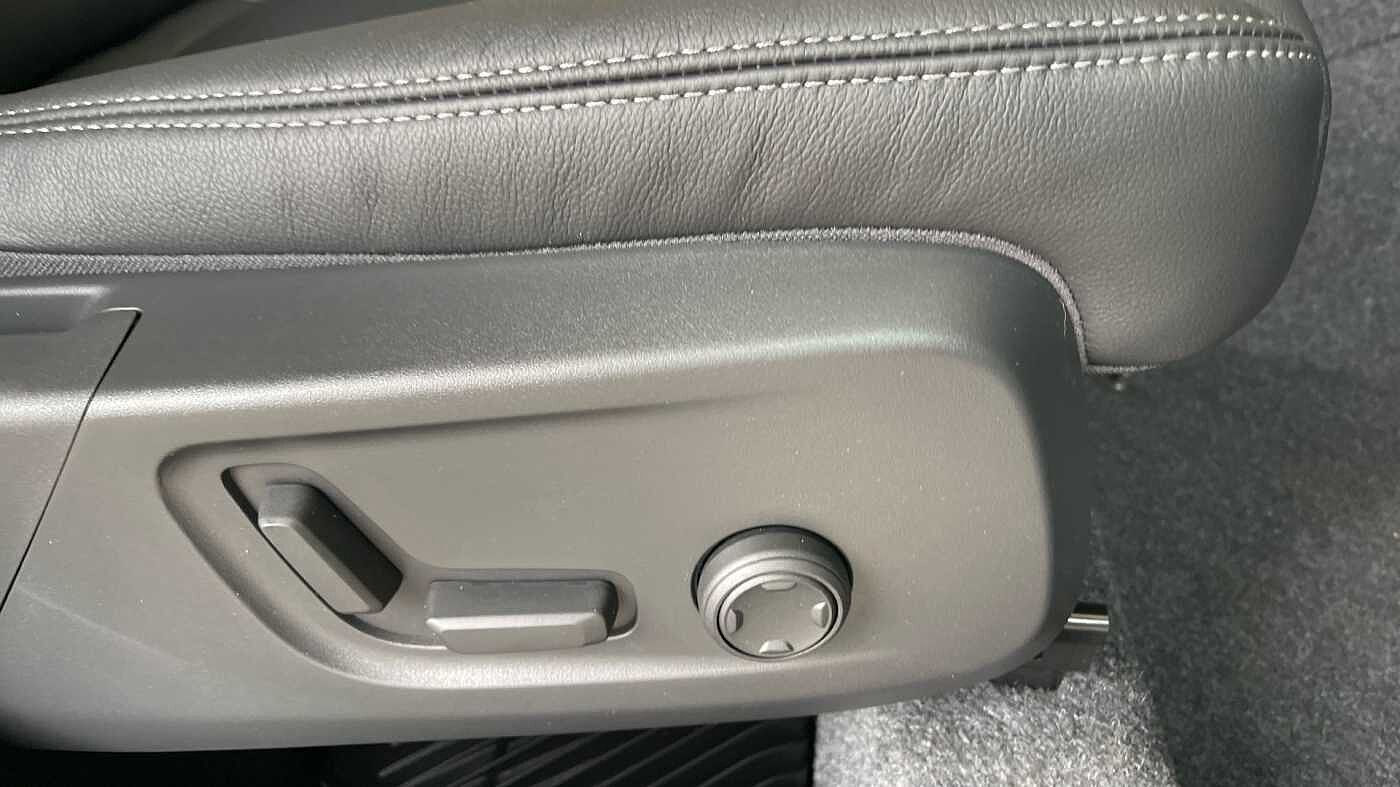 Used Volvo XC40 2025 for sale - 76139810: Photo 25