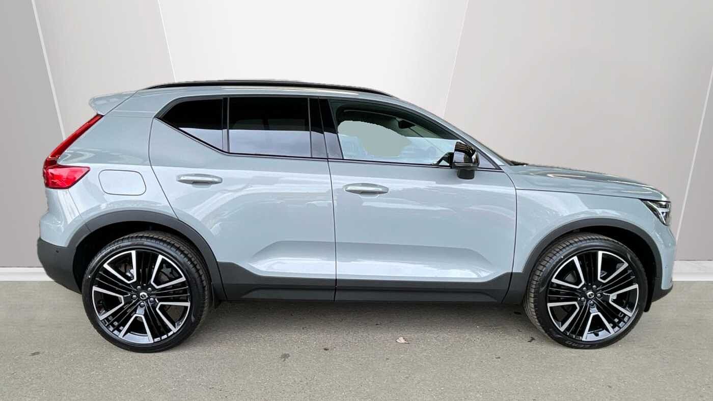 Used Volvo XC40 2025 for sale - 76139810: Photo 3