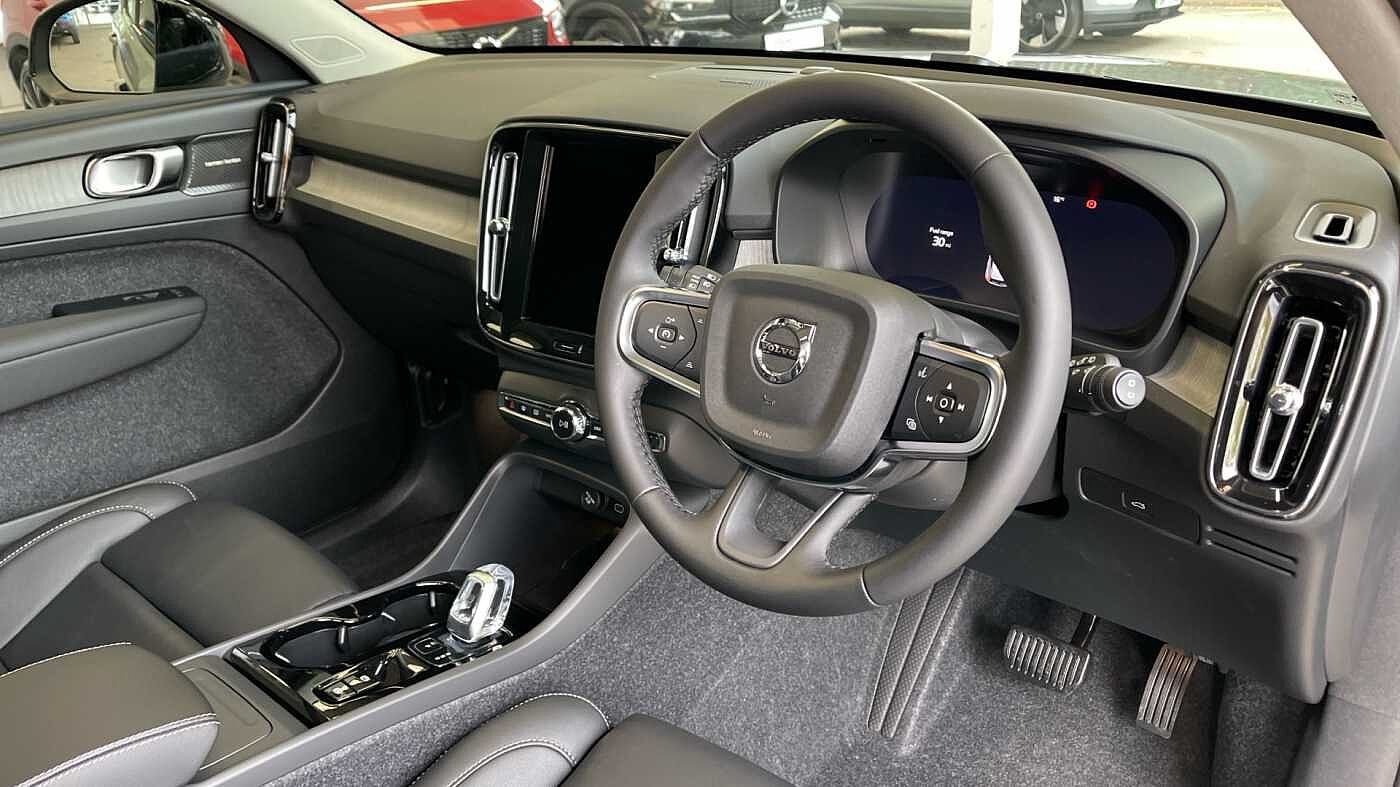 Used Volvo XC40 2025 for sale - 76139810: Photo 4