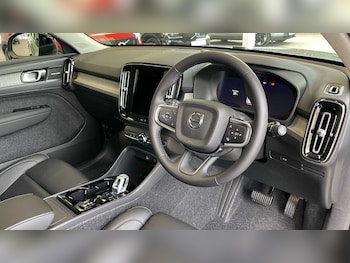 Used Volvo XC40 2025 for sale - 76139810: Photo