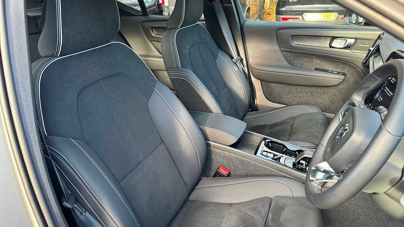 Used Volvo XC40 2023 for sale - 77647517: Photo 9