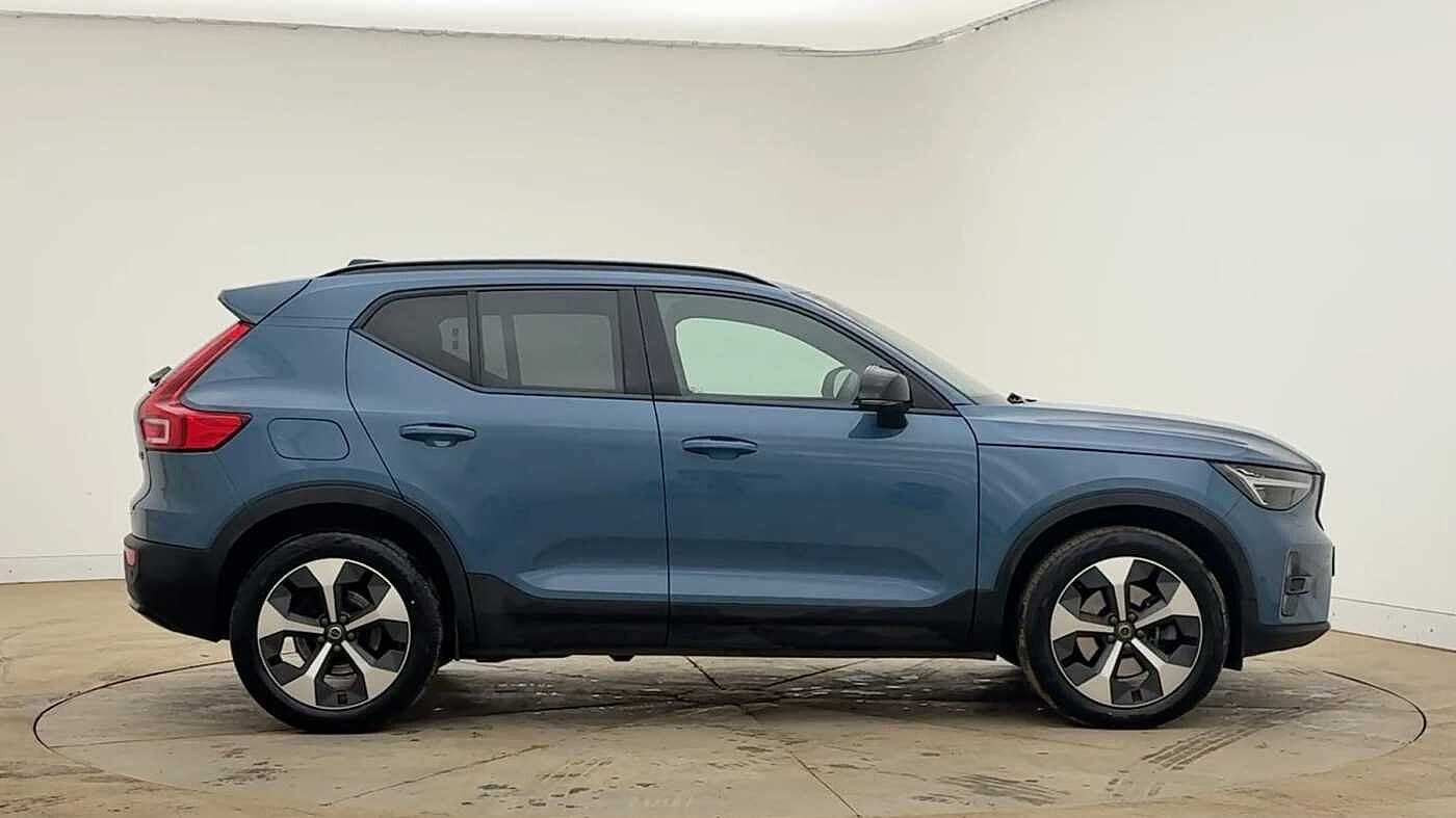 Used Volvo XC40 2023 for sale - 78158248: Photo 2