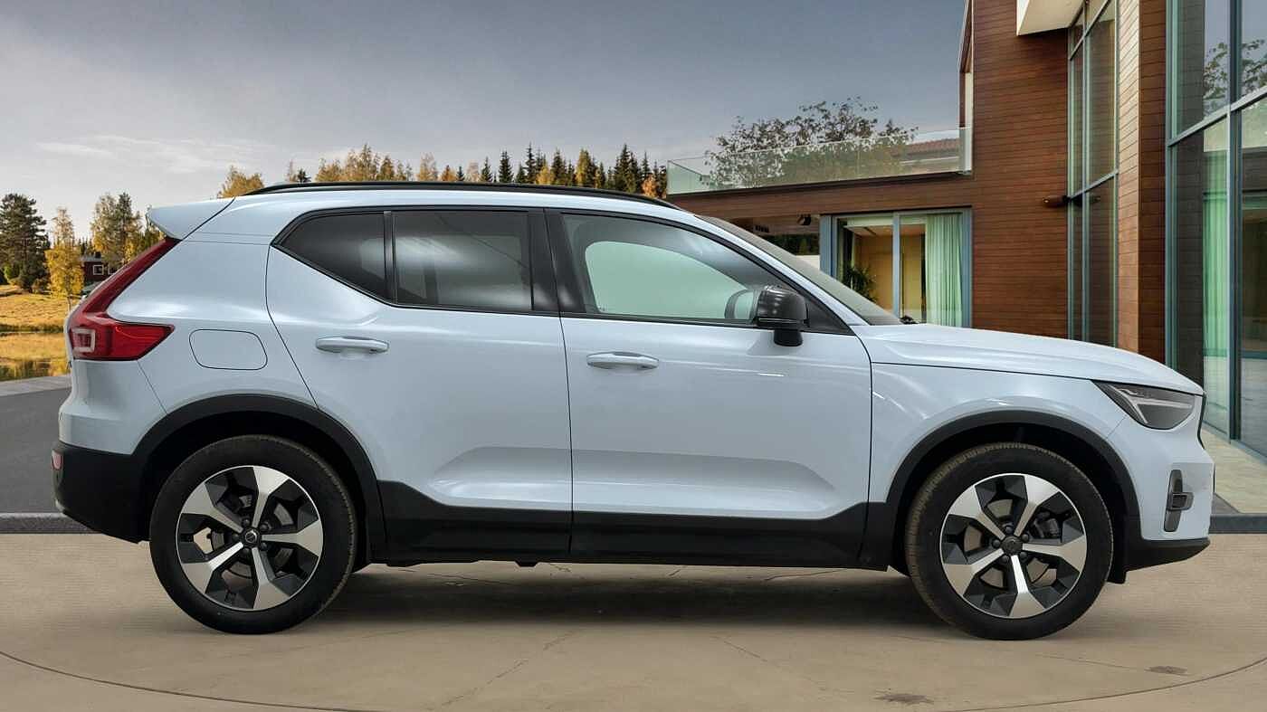 Used Volvo XC40 2024 for sale - 76716743: Photo 2