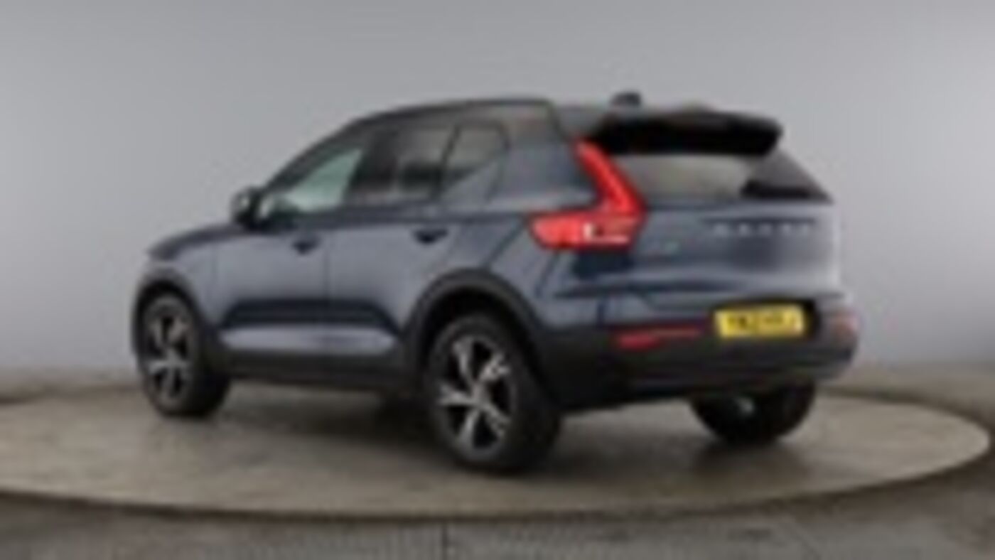 Used Volvo XC40 2021 for sale - 76033224: Photo 2