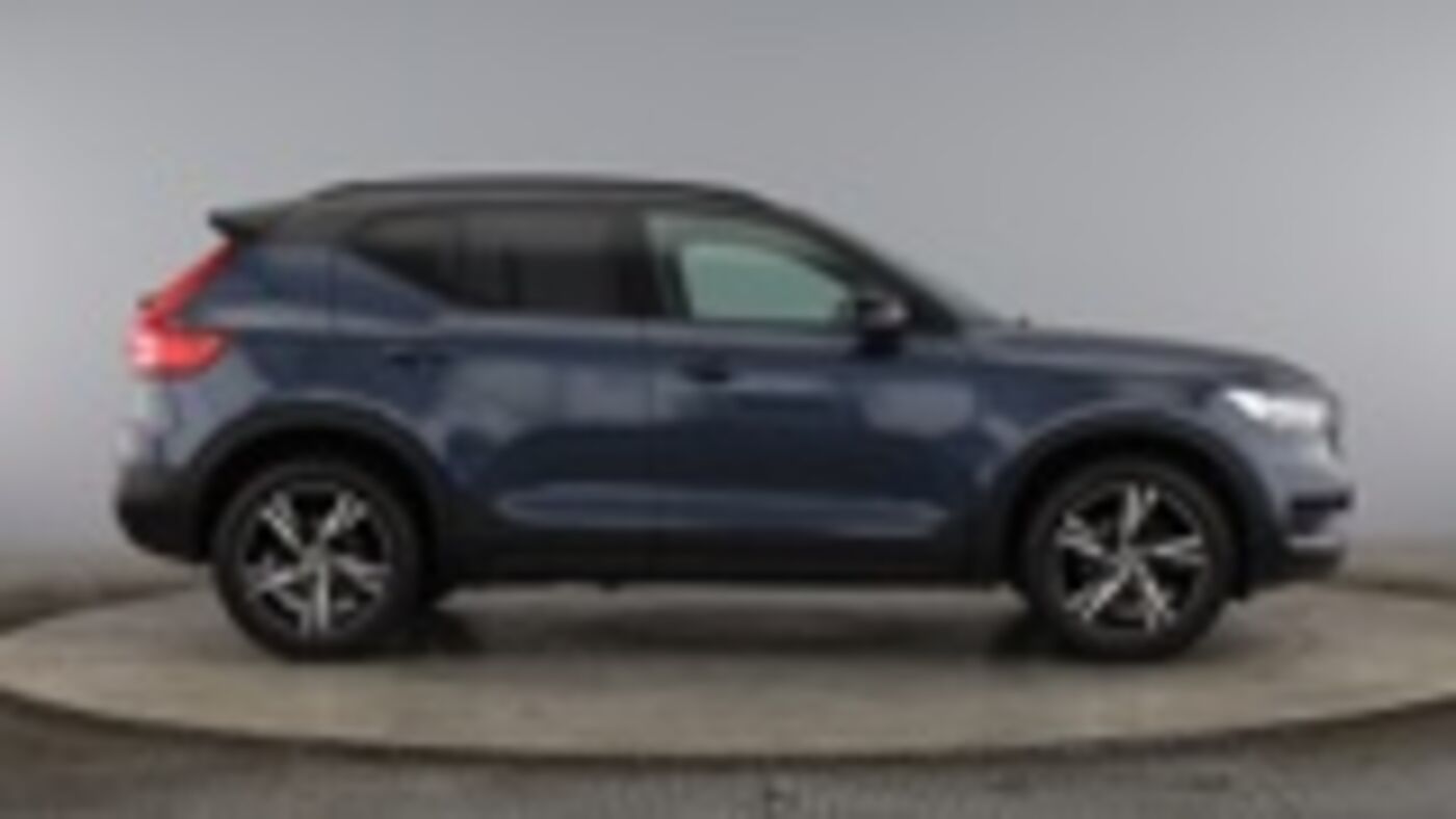 Used Volvo XC40 2021 for sale - 76033224: Photo 3
