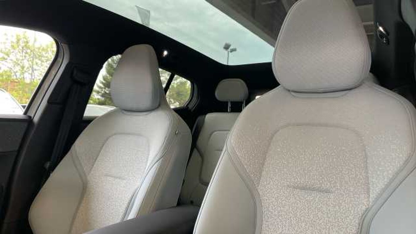 Used Volvo EX30 2025 for sale - 76937283: Photo 8