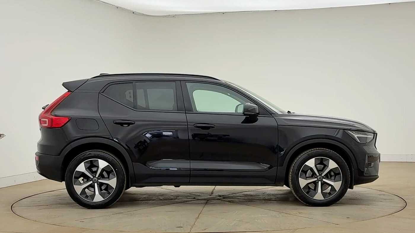 Used Volvo XC40 2023 for sale - 78158261: Photo 2