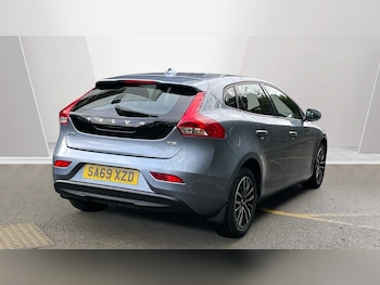 Used Volvo V40 2019 for sale - 77388458: Photo