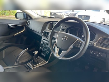 Used Volvo V40 2019 for sale - 77388458: Photo