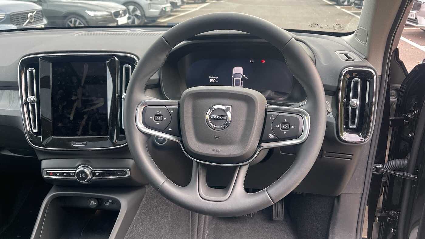 Used Volvo XC40 2025 for sale - 76139641: Photo 10